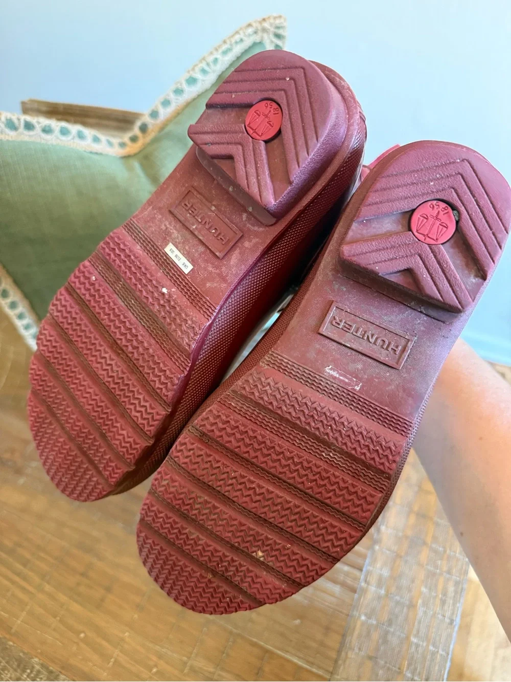 Hunter Rain Boots  in Deep Red size 8 - Picture 3 of 4
